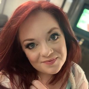 Meet your Posher, Alexia